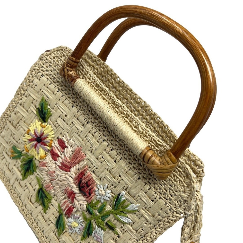 Fossil Straw Woven Top Handle Bag Floral Embroidered Wood Handle Handbag - Picture 2 of 14